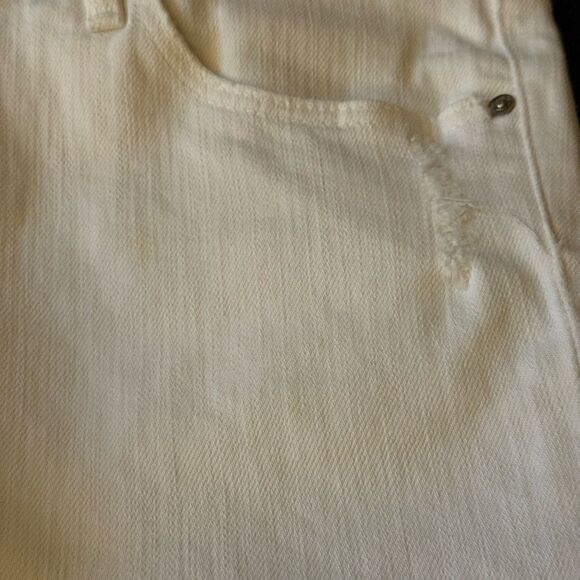 NWOT AG The Legging Ankle Supper Skinny White Jean. Size 30R. - Picture 10 of 15